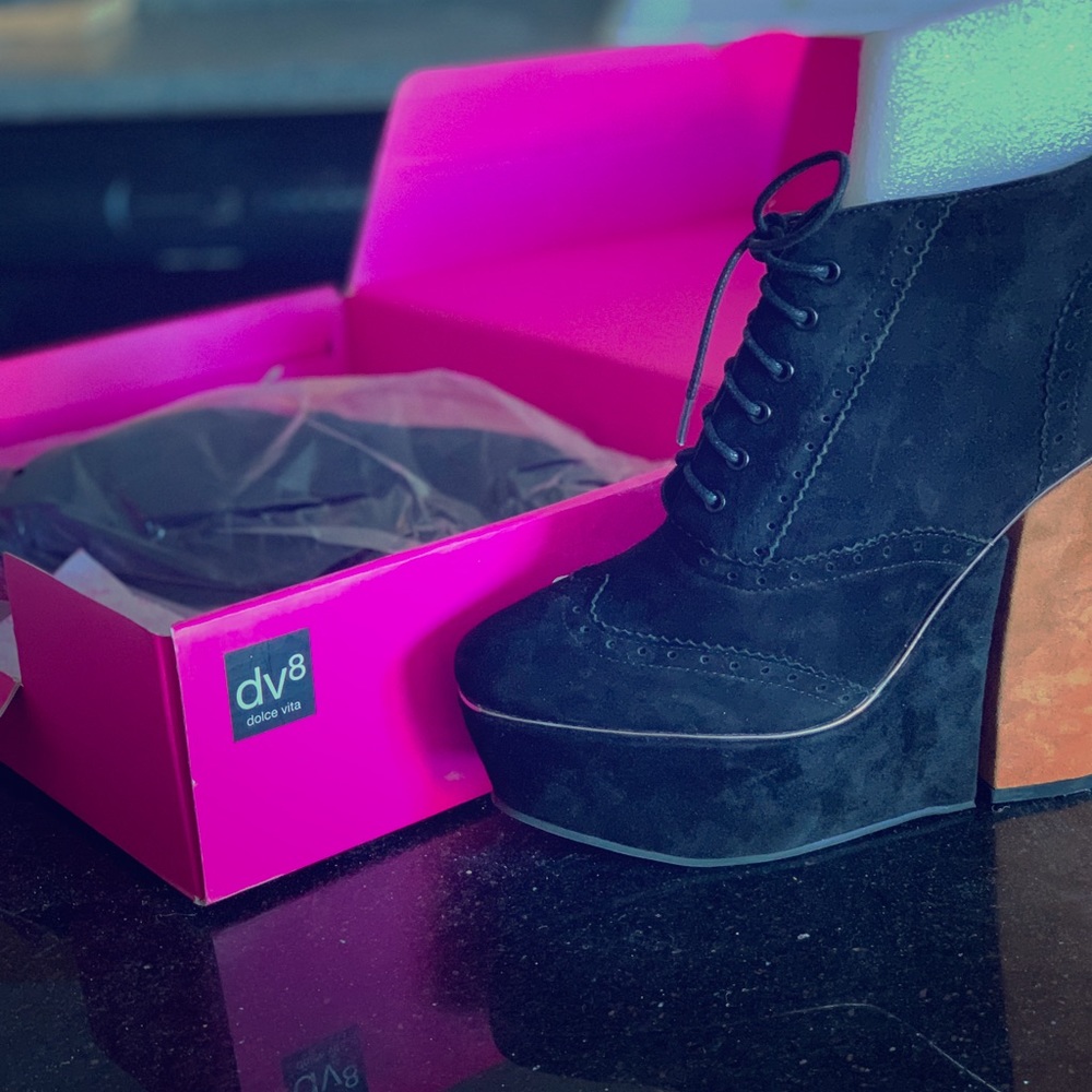 DV8 by Dolce Vita Black Wedge Booties